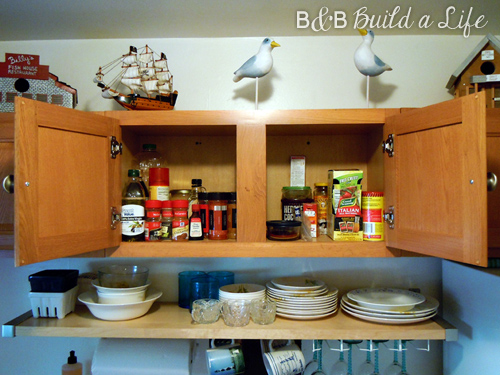 Messy Spice Cabinet @ BandBBuildALife.com