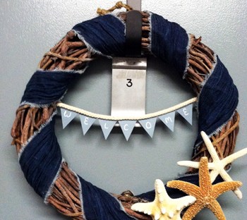 Summer Seashell & Denim Wreath @ BandBBuildALife.com