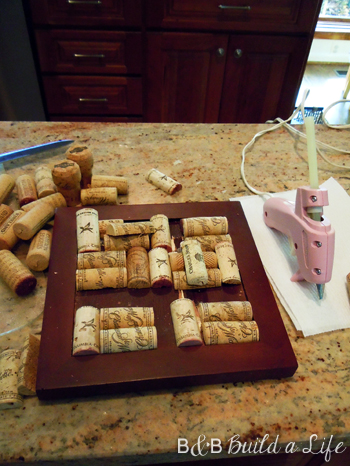 layout for wine cork trivet @ BandBBuildALife.com layout for wine cork trivet @ BandBBuildALife.com