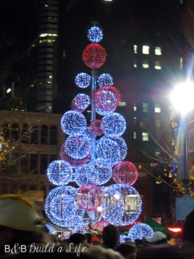 Light Up Night in Pittsburgh @ BandBBuildALife.com Light Up Night in Pittsburgh @ BandBBuildALife.com