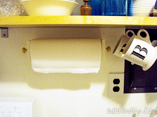 paper towel holder plans @ BandBBuildALife.com