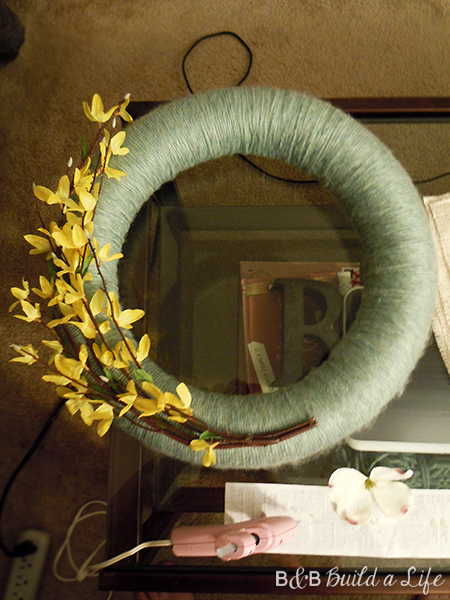 spring wreath @ BandBBuildALife.com