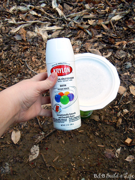 selecting spray paint @ BandBBuildALife.com