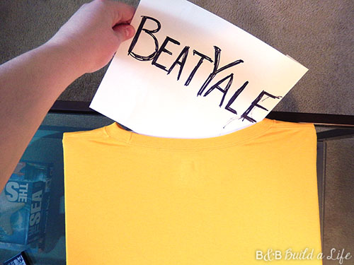 DIY fan t shirt @ BandBBuildALife.com