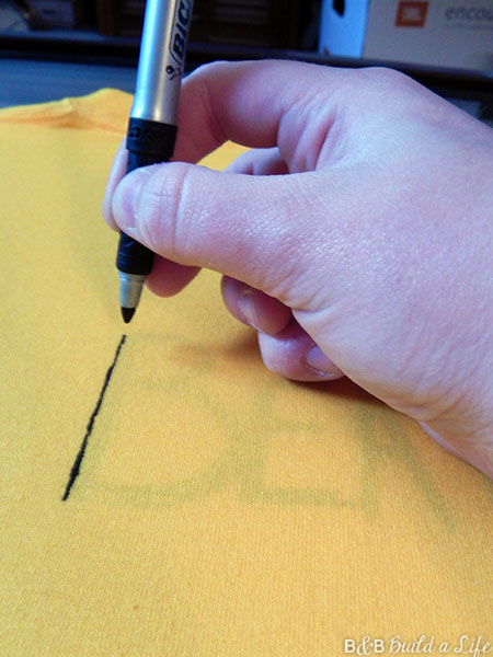 DIY fan t shirt @ BandBBuildALife.com