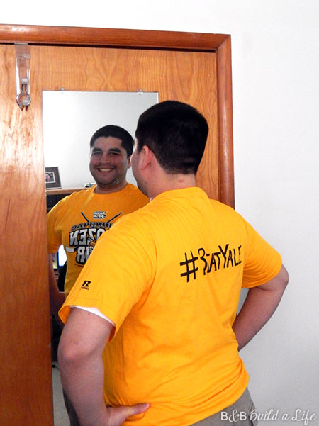 DIY fan t shirt @ BandBBuildALife.com