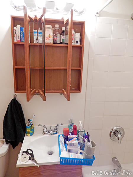 medecine cabinet decor @ BandBBuildALife.com