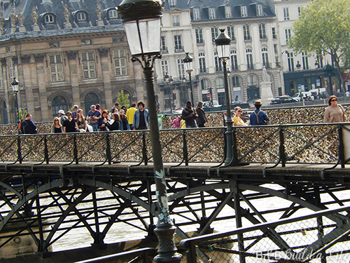 sightseeing in Paris @ BandBBuildALife.com