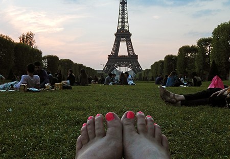 paris at night the eiffel tower @ BandBBuildALife.com