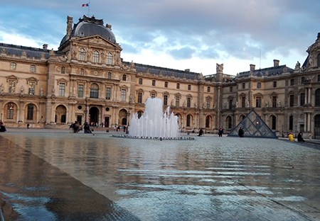 Louvre Museum at Sunset @ BandBuildaLife.com