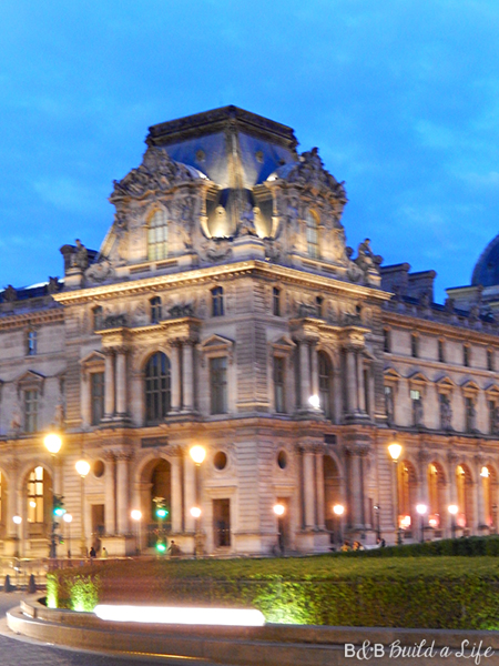 Louvre Museum at Sunset @ BandBuildaLife.com