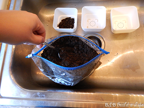 apartment sized herb garden @ BandBBuildALife.com