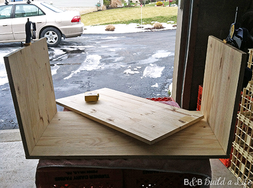 ikea inspired coat rack @ BandBBuildALife.com