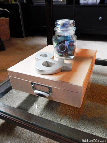 coffee table organization at BandBBuildALife.com