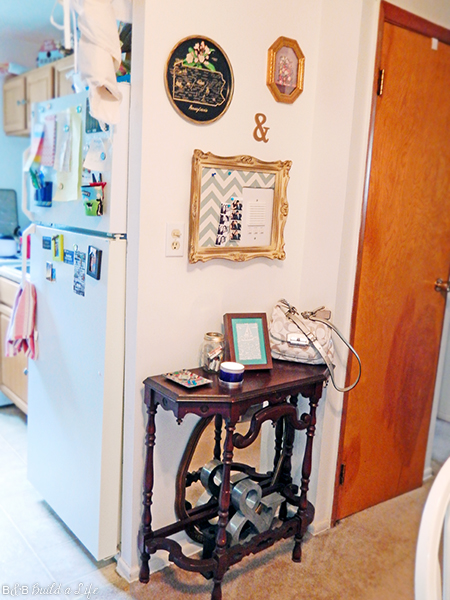 hipster art last minute project hanging ampersand at BandBBuildALife.com