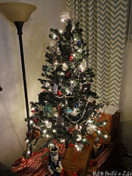 christmas 2013 decor at BandBBuildALife.com