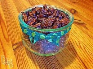 Low Carb Low Calorie Pumpkin Spice Oven Roasted Pecans from BandBBuildALife.com