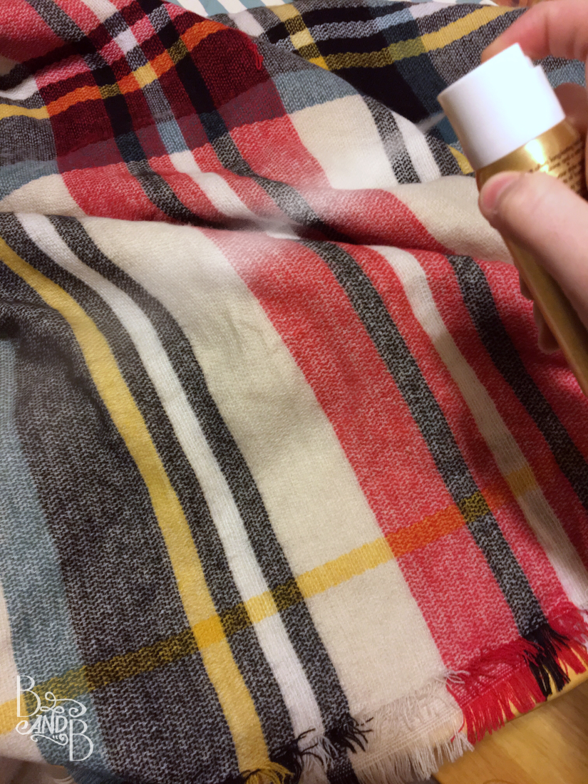 Beat the Blanket Scarf fuzz with this easy trick!